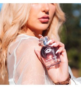 Levez-vous, brillez, attrapez votre parfum sophistiqué et débutez la journée avec Morning Glow.