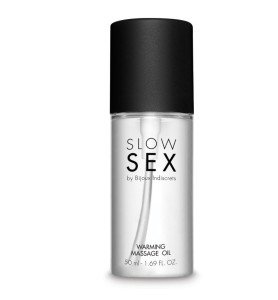 Experience the ultimate passion with our coconut-scented warming oil from the Slow Sex brand.