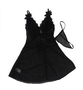 Ensemble nuisette et string sexy noir, tulle transparent et dentelle raffinée pour une allure glamour.